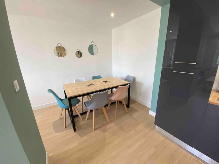 Appartement Familial, 2 Chambres, En Rdc Sur Cour Saint-Florentin  Extérieur photo