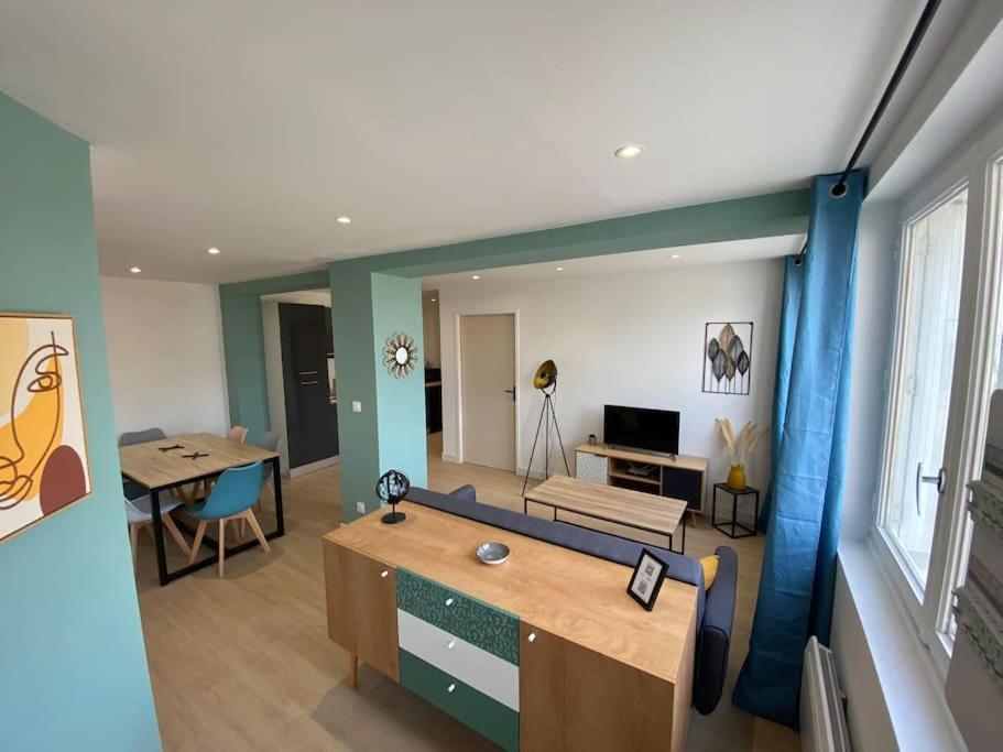 Appartement Familial, 2 Chambres, En Rdc Sur Cour Saint-Florentin  Extérieur photo